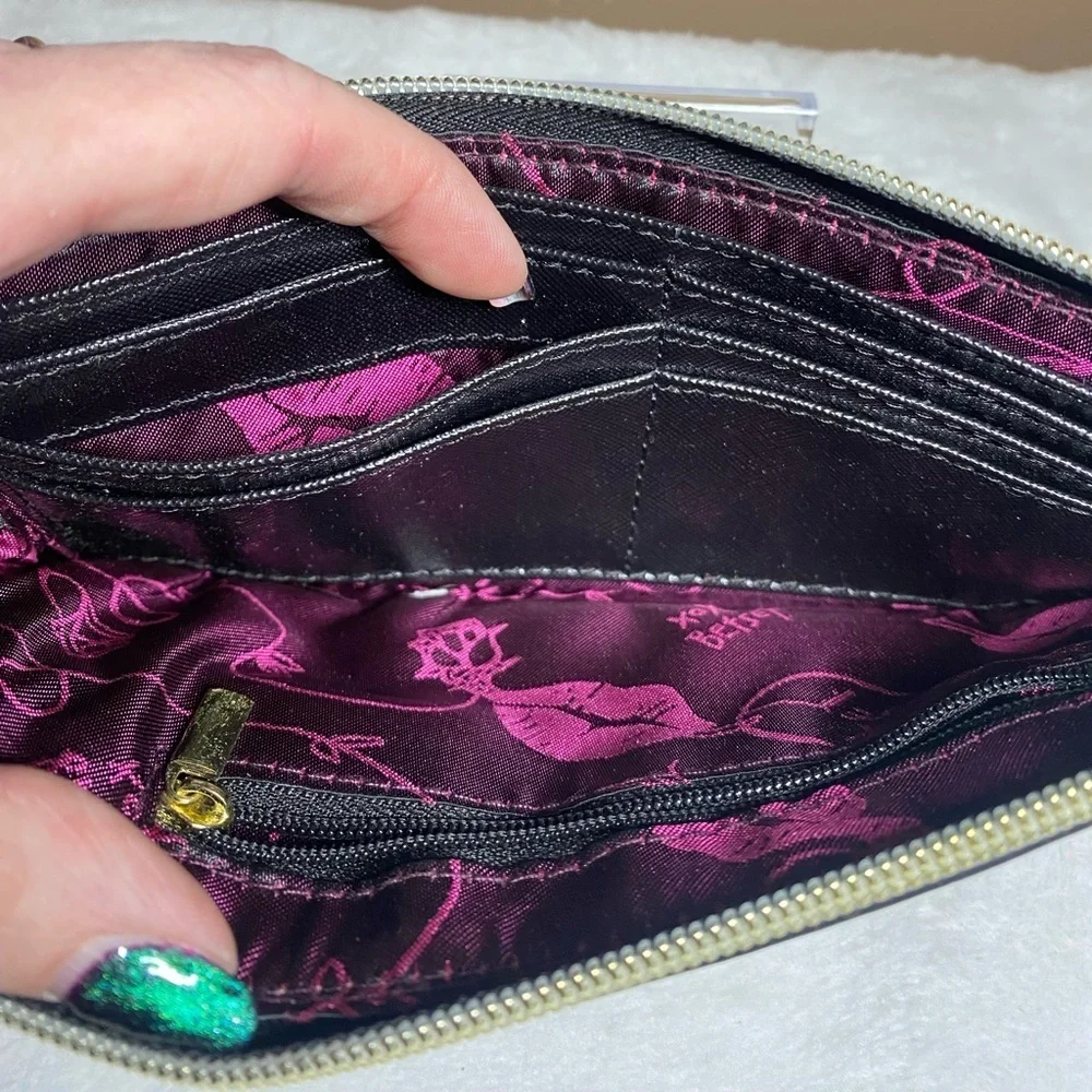 EUC Betsey Johnson Wristlet/Wallet